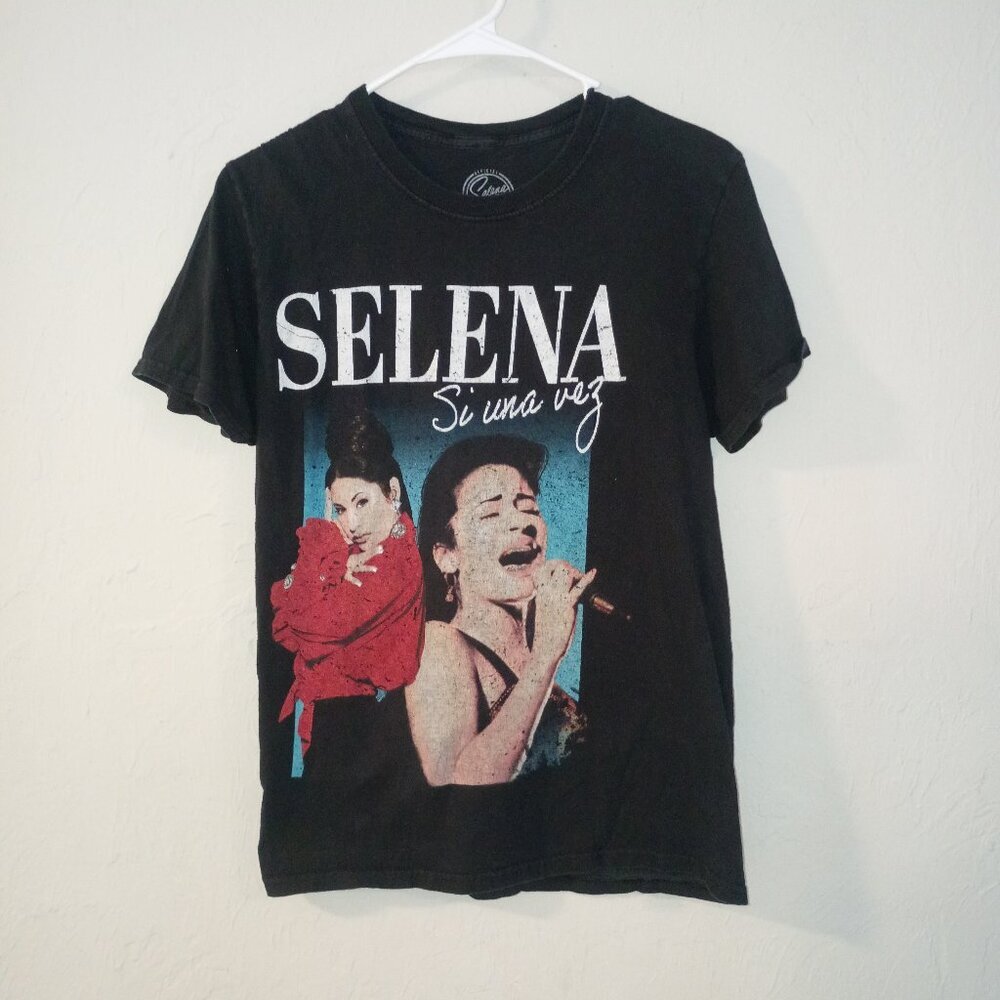 Selena “Si Una Vez” Graphic T-Shirt – Women’s Size Small
